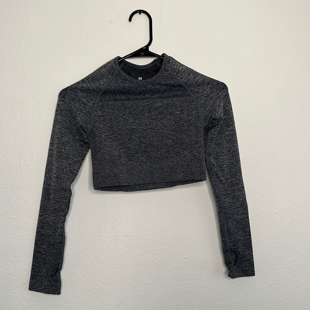 Long sleeve active top